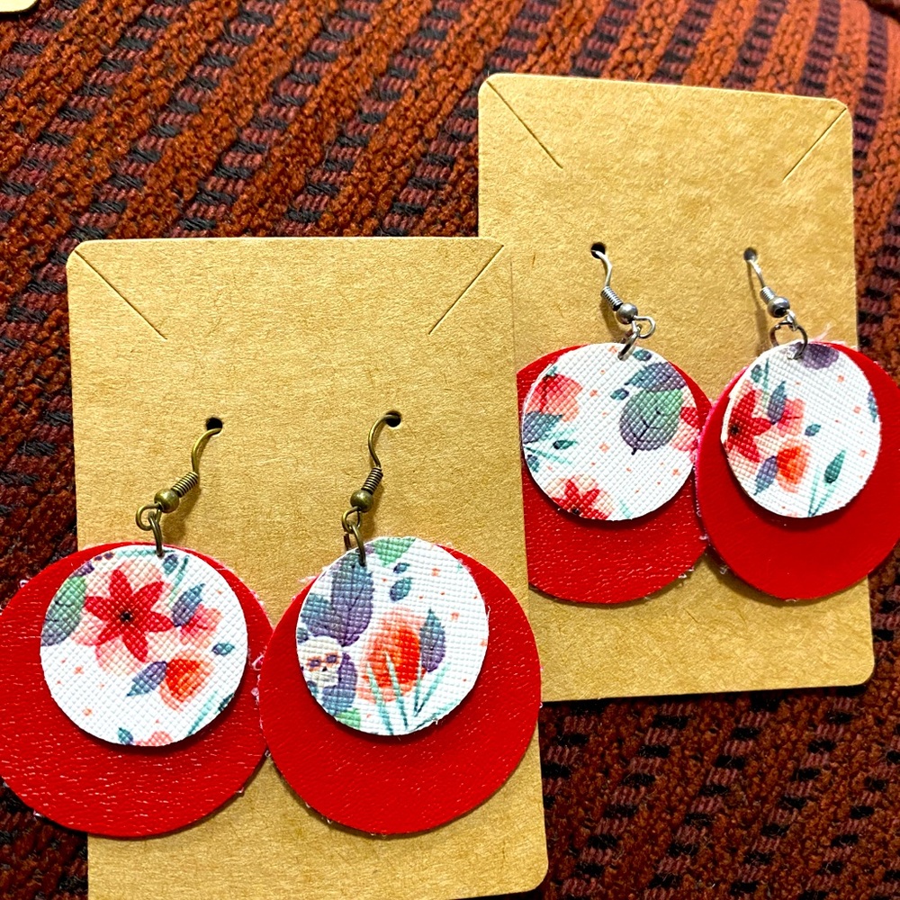 Leather earrings.